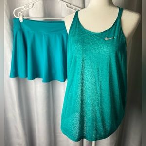 NIKE 2 piece tennis outfit.